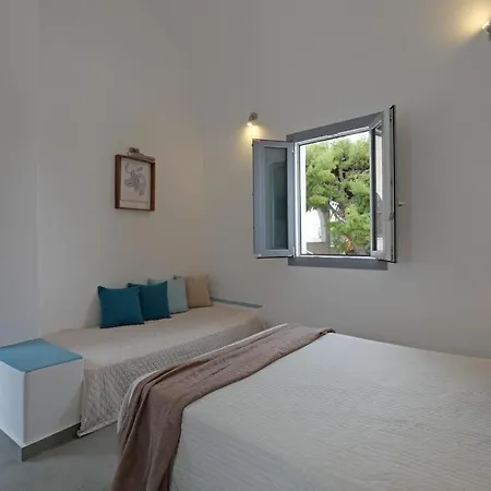 Santorini Blue Dome * Περίσσα