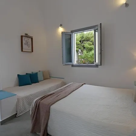 Santorini Blue Dome * Περίσσα